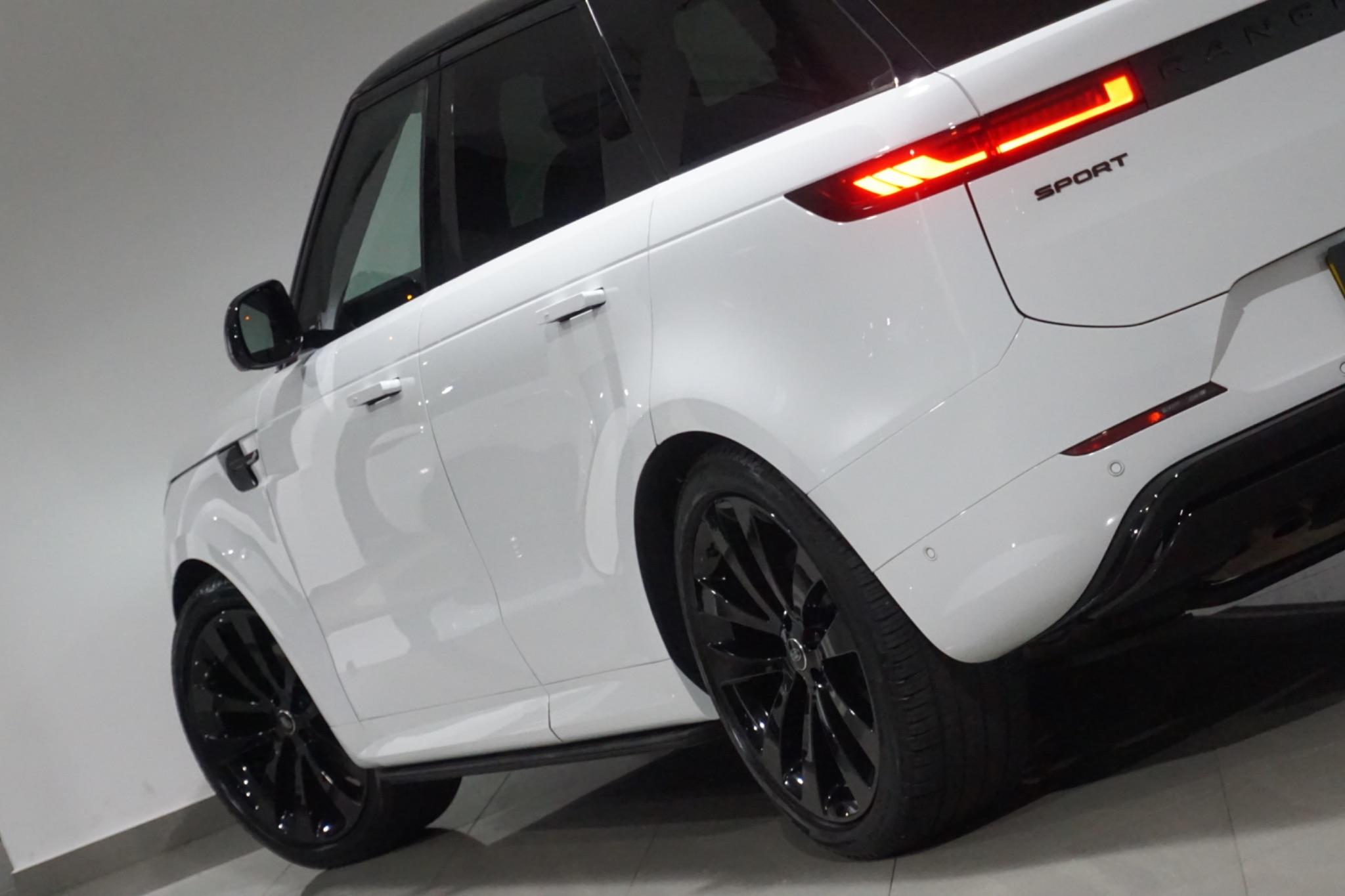 Land Rover Range Rover Sport 3.0 D300 MHEV Dynamic SE Auto 4WD Euro 6 (s/s) 5dr